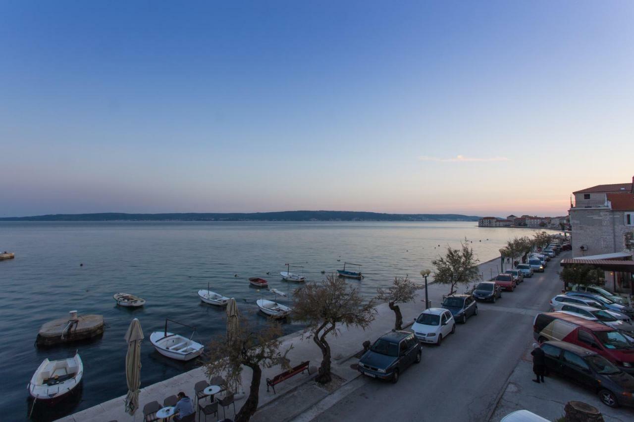 Seafront Apartment In Historical Cippico Castle Kastela Luaran gambar