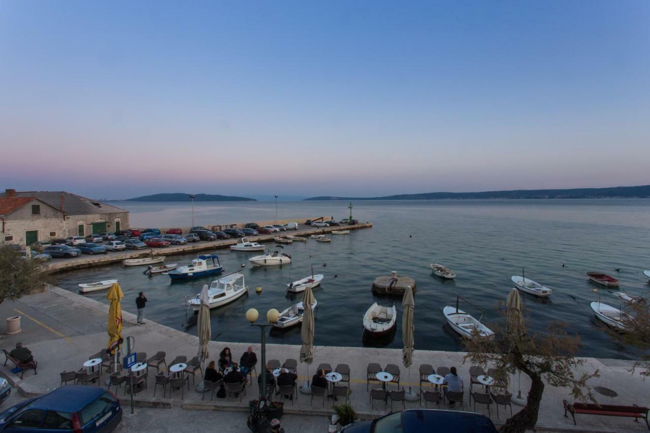 Seafront Apartment In Historical Cippico Castle Kastela Luaran gambar