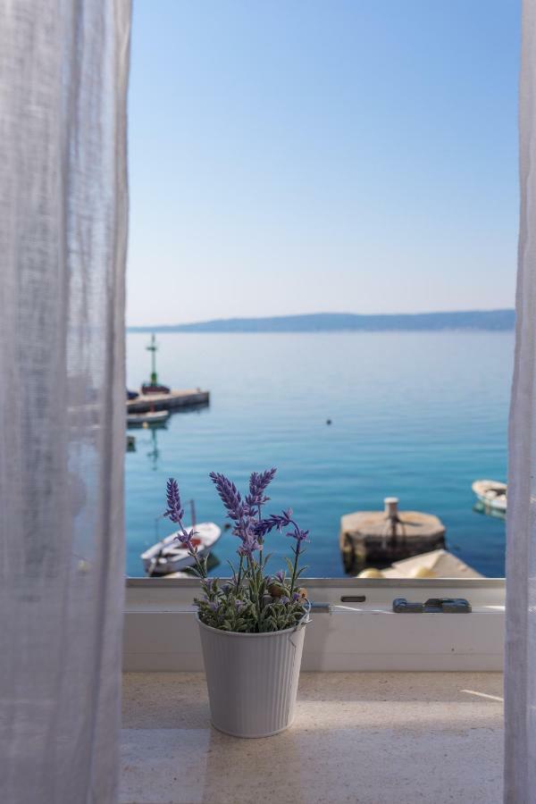 Seafront Apartment In Historical Cippico Castle Kastela Luaran gambar