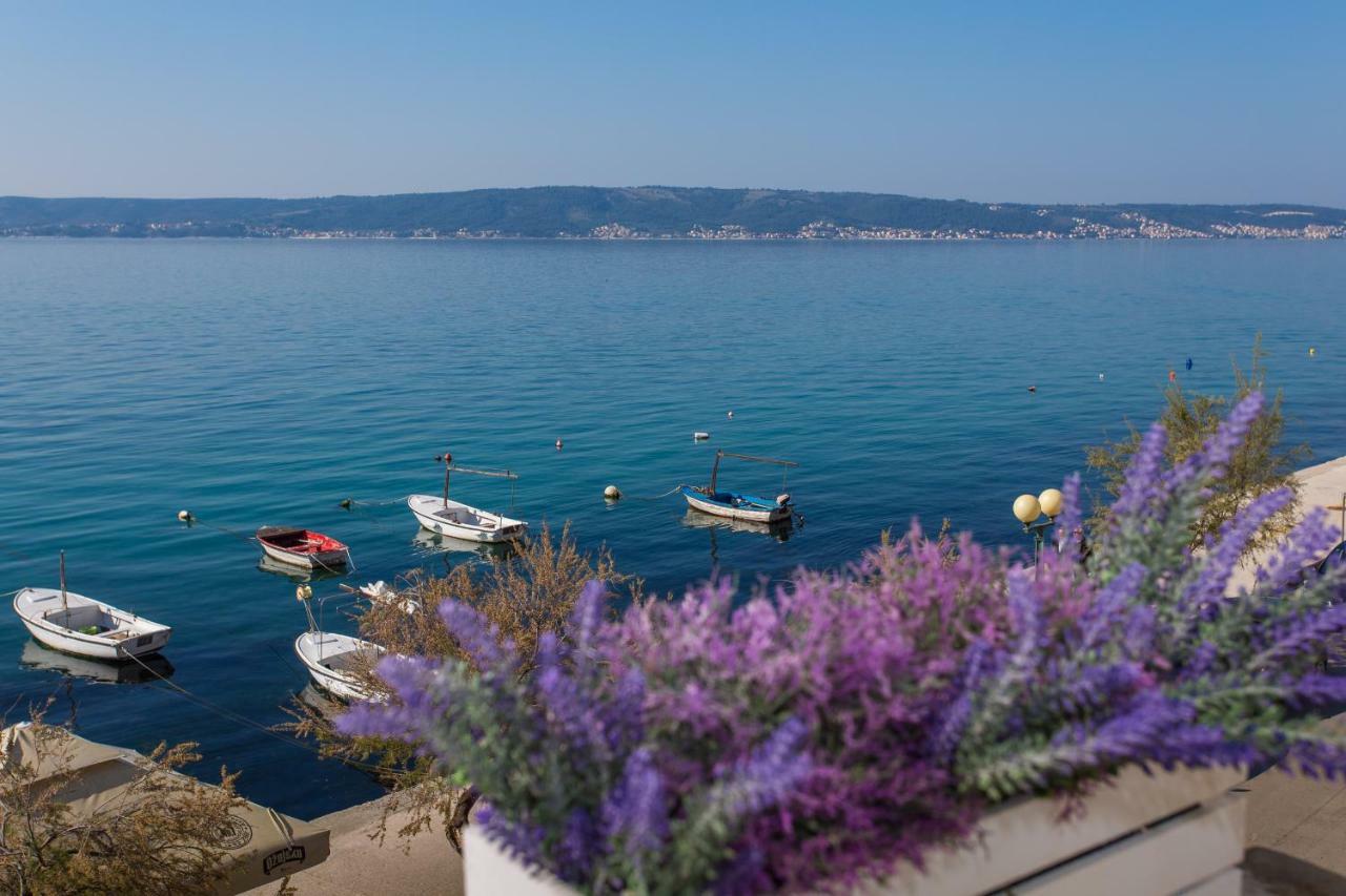 Seafront Apartment In Historical Cippico Castle Kastela Luaran gambar