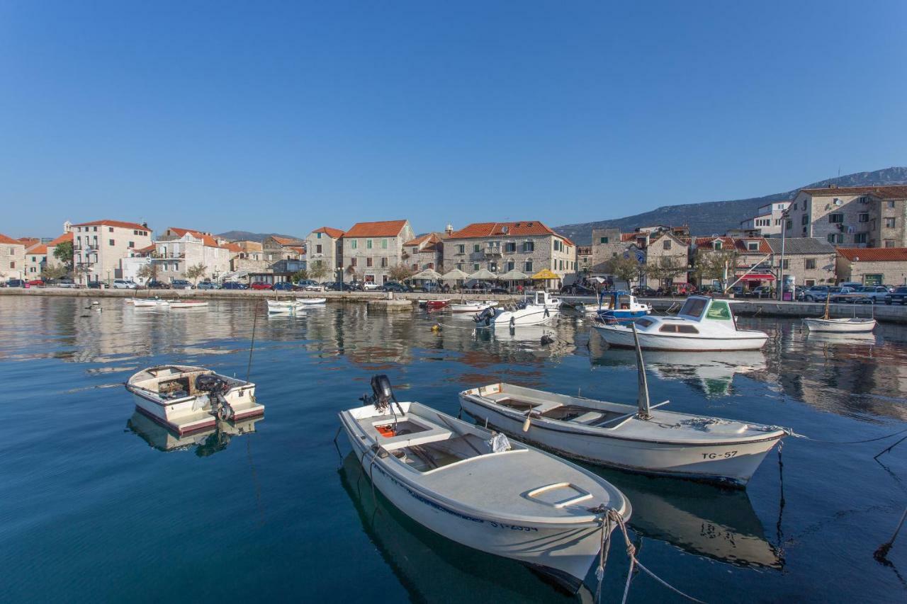 Seafront Apartment In Historical Cippico Castle Kastela Luaran gambar